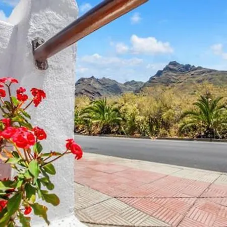 Impeccable 2-bed In Bajamar Διαμέρισμα *