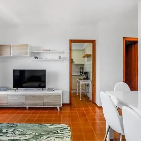 Impeccable 2-bed In Bajamar *